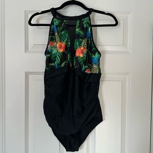 Women’s XL One Piece swimsuit multicolored